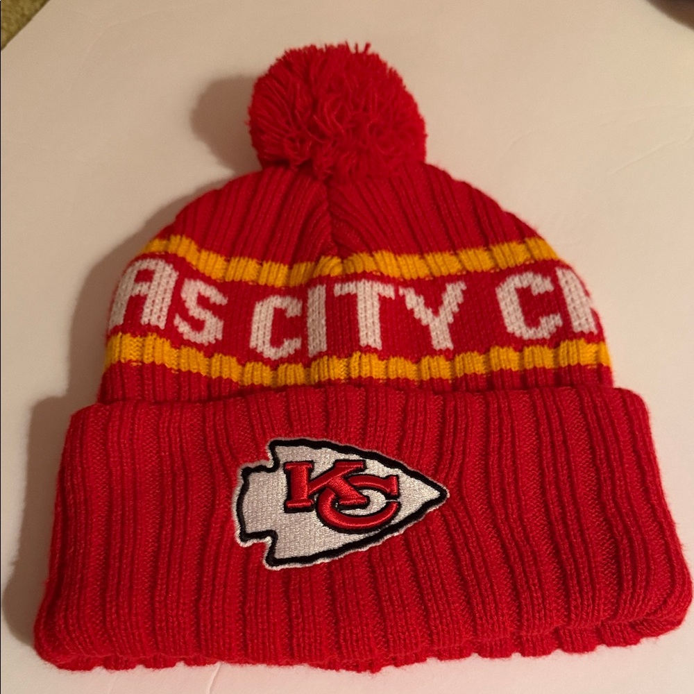 Kansas City Chiefs Red & Gold Fleece Throw Blanket + Fan Gear - Picture 12 of 15